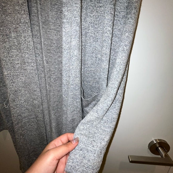 💛$8 if bundle- Banana Republic long collared sweater cardigan - Picture 3 of 6